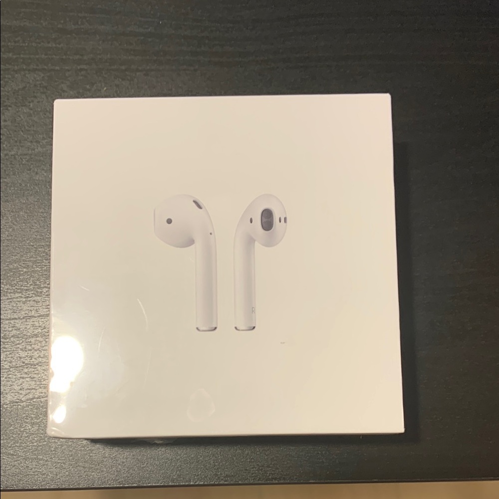 Apple AirPods in Classic White